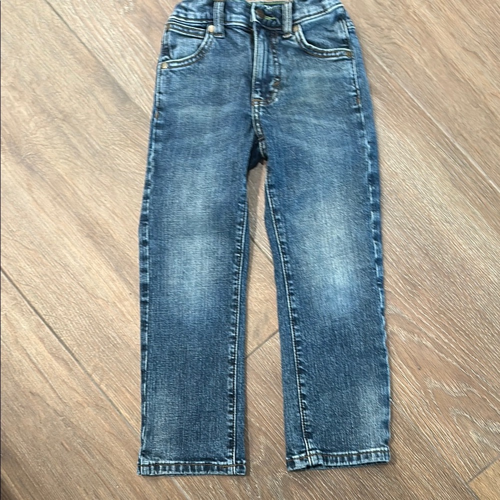 Wrangler Retro slim straight Blue Denim Jeans. Size 6. Perfect for casual wear.